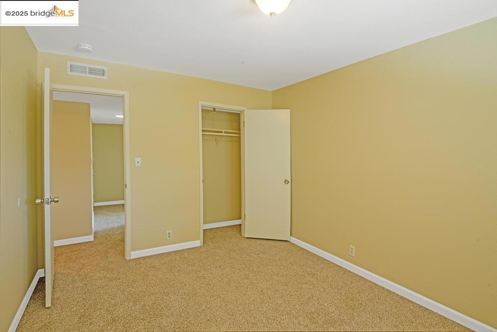 E OAKLAND - Residential Income