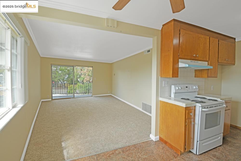 E OAKLAND - Residential Income