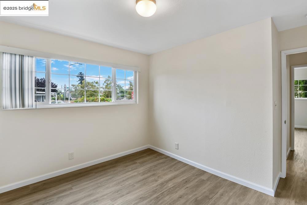 E OAKLAND - Residential Income