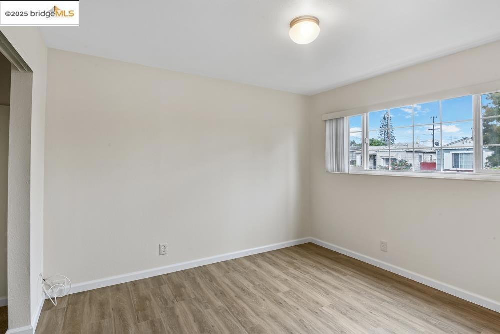 E OAKLAND - Residential Income