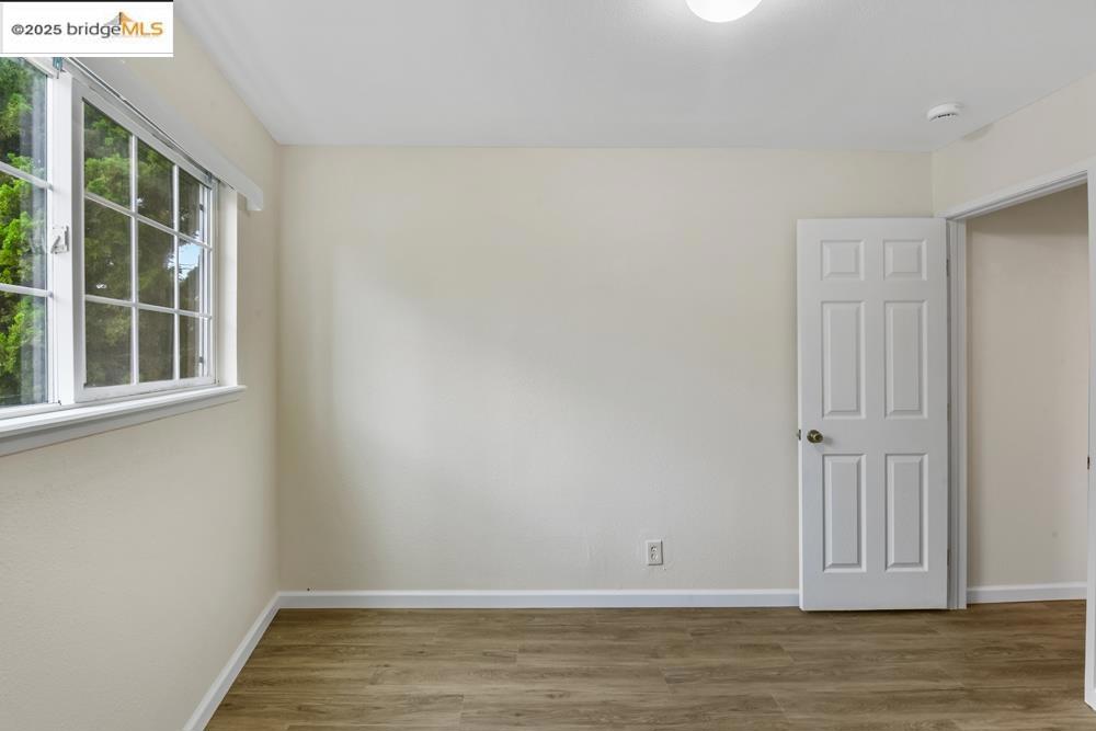 E OAKLAND - Residential Income