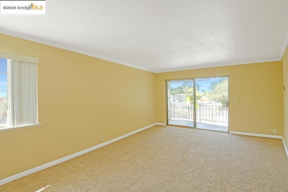 E OAKLAND - Residential Income