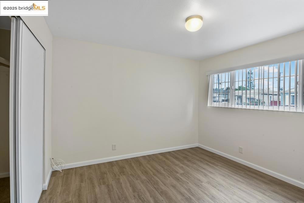 E OAKLAND - Residential Income