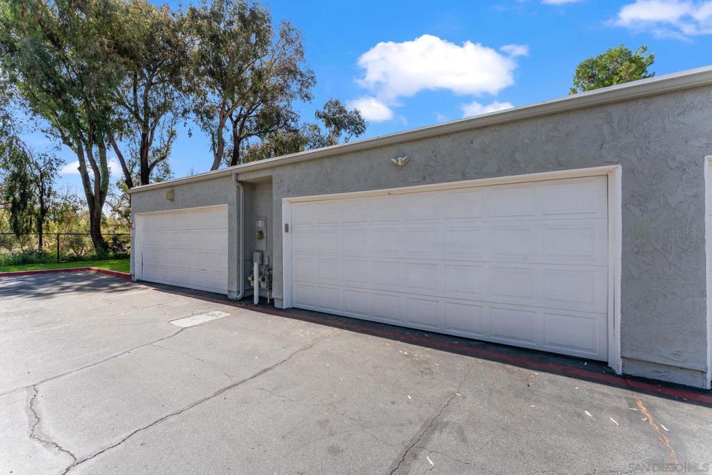 9401 Carlton Oaks Drive E