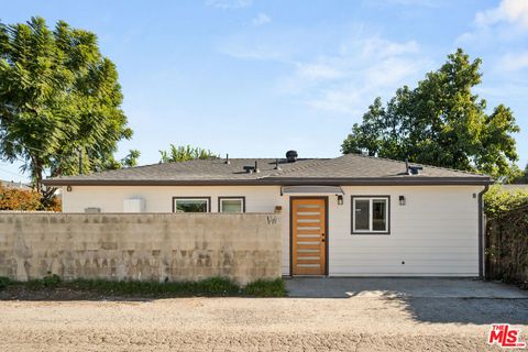 Photo of 6917 1/2 Hesperia Avenue, Reseda, CA 91335 (MLS # 26637973)