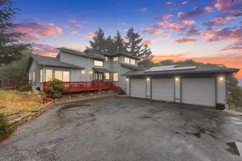 Photo of 18453 Las Cumbres Road, Los Gatos, CA 95033 (MLS # ML82040088)