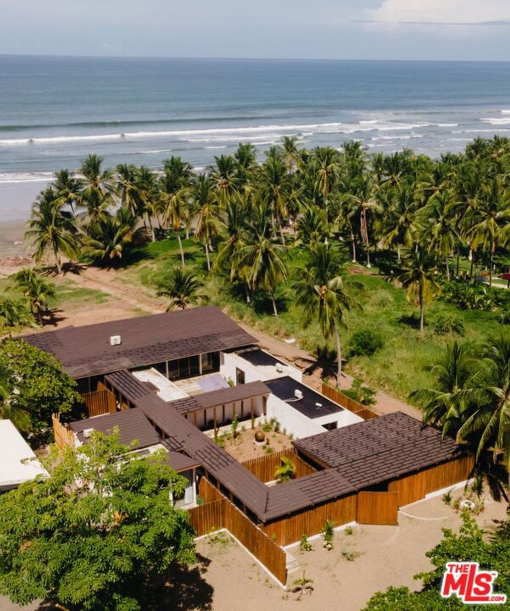 Photo of 800 M Sur De El Restaurante El Barco, El Dorado, NA 99999 (MLS # 26665973)