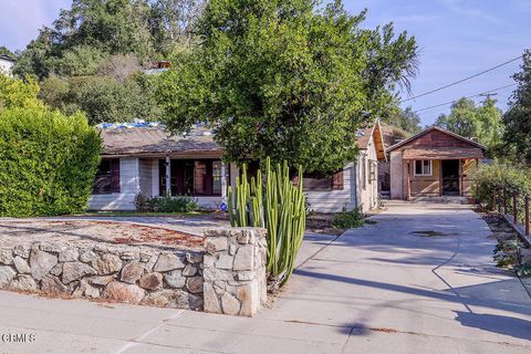 Photo of 3908 Park Place, La Crescenta, CA 91214 (MLS # P1-25133)