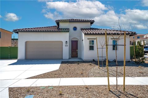 17127 Kent Street Hesperia CA 92345