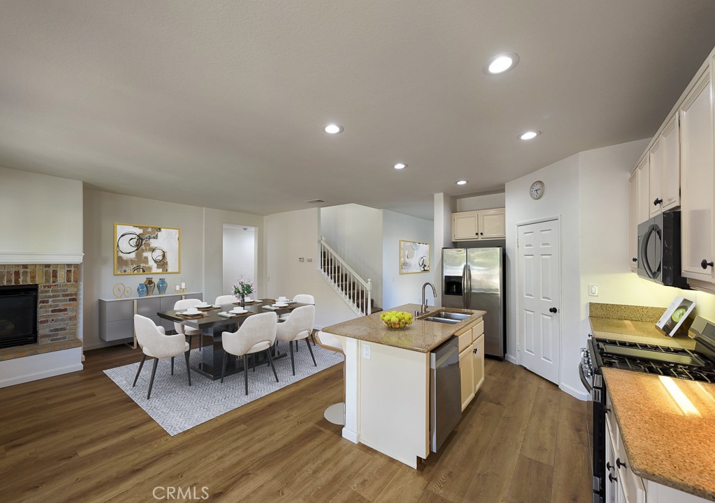 31659 Rosales Avenue