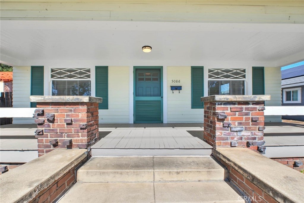 5086 Riverside