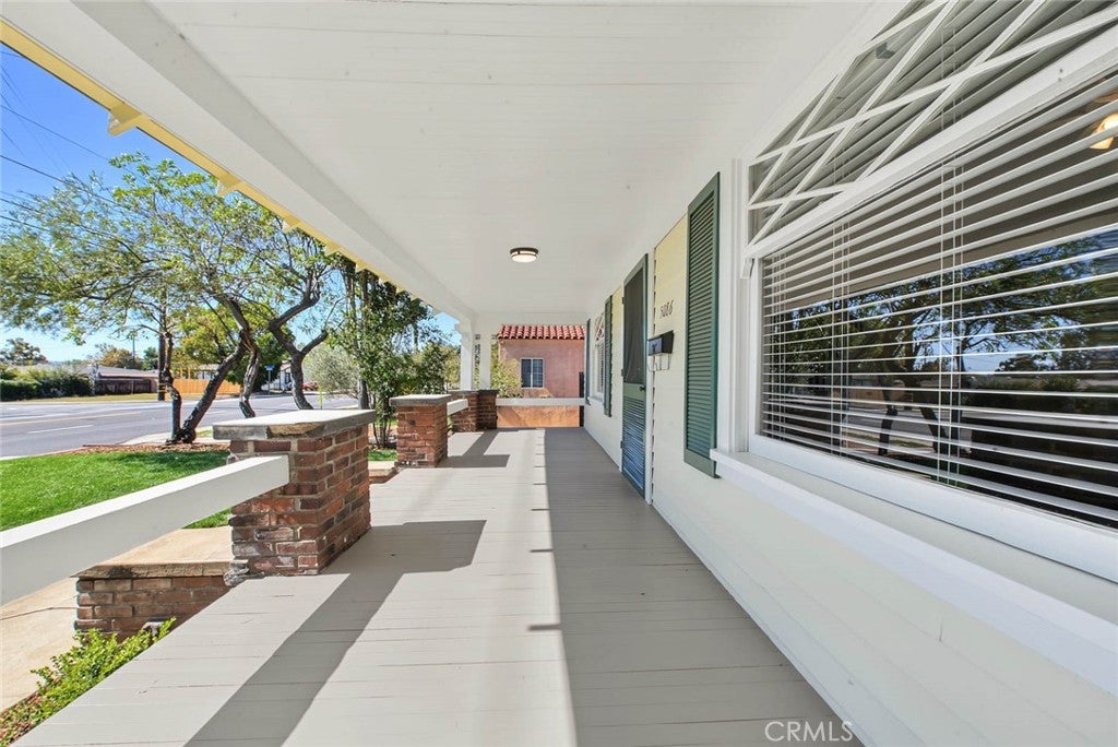 5086 Riverside