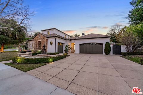 Photo of 25400 Prado De Las Peras, Calabasas, CA 91302 (MLS # 26725709)
