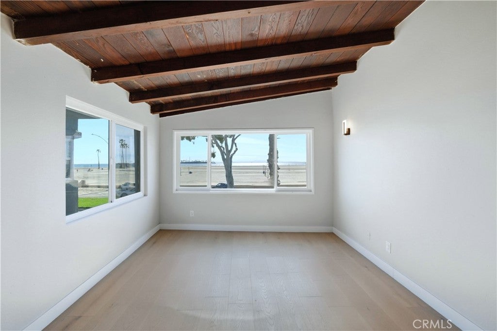5339 E Ocean