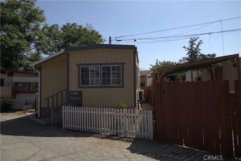 Photo of 4015 mountain dr DR, San Bernardino, CA 92407 (MLS # SW26118946)
