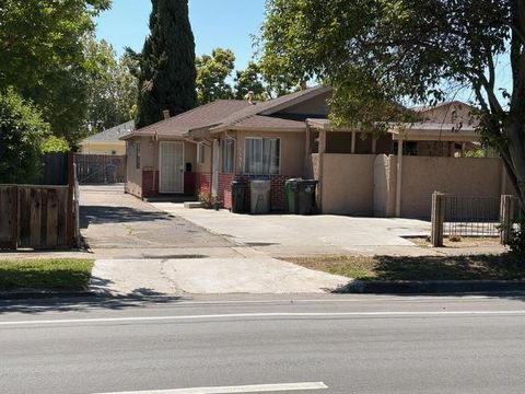 Photo of S 10th Street, San Jose, CA 95112 (MLS # ML82045555)