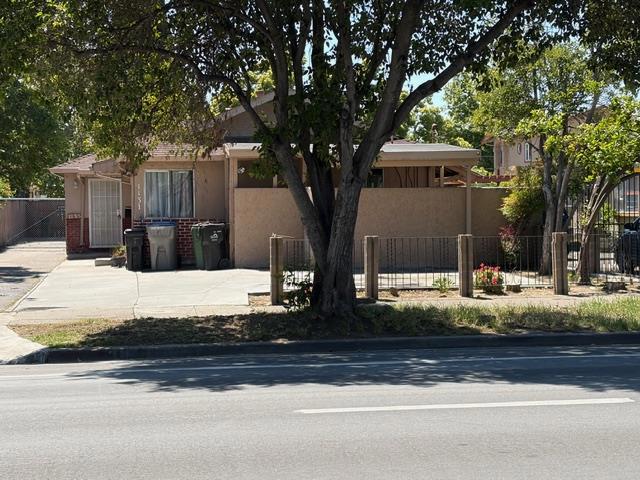 S 10th Street