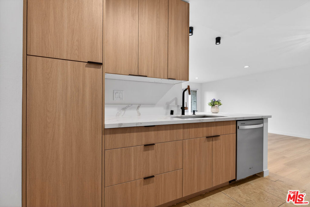 8601 International Avenue 122