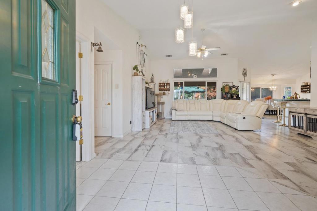 Properties 3 2920 Aspen Glow Lane