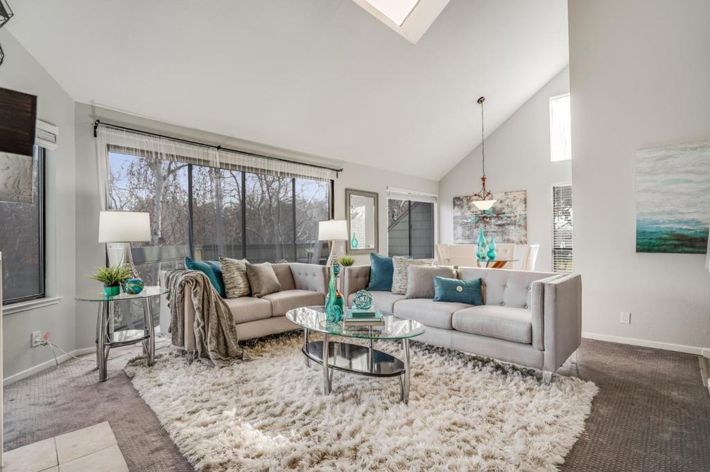 Beautiful, top end unit in Harbortown with water views and large deck. Updated condominium with natural light, high ceilings, fireplace, loft, laundry room, walk in closet, extra storage and all the amenities of Harbortown. Great location and close to major highways, restaurants and shopping.