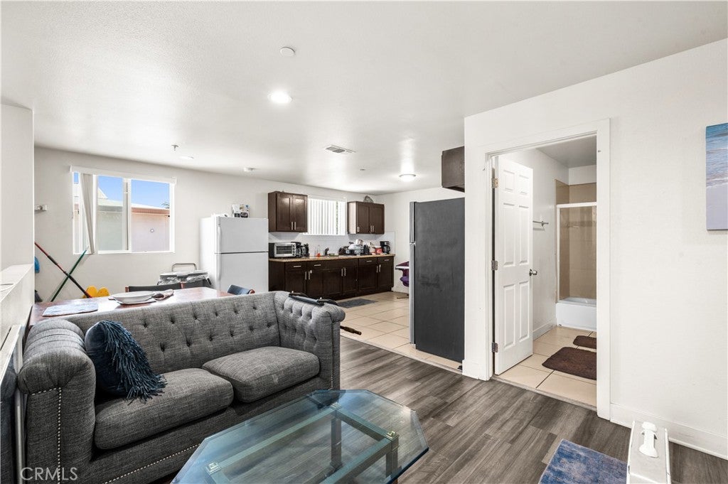 844 W 78th Street
