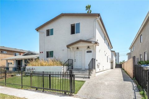 Photo of 844 W 78th Street, Los Angeles, CA 90044 (MLS # DW26125758)