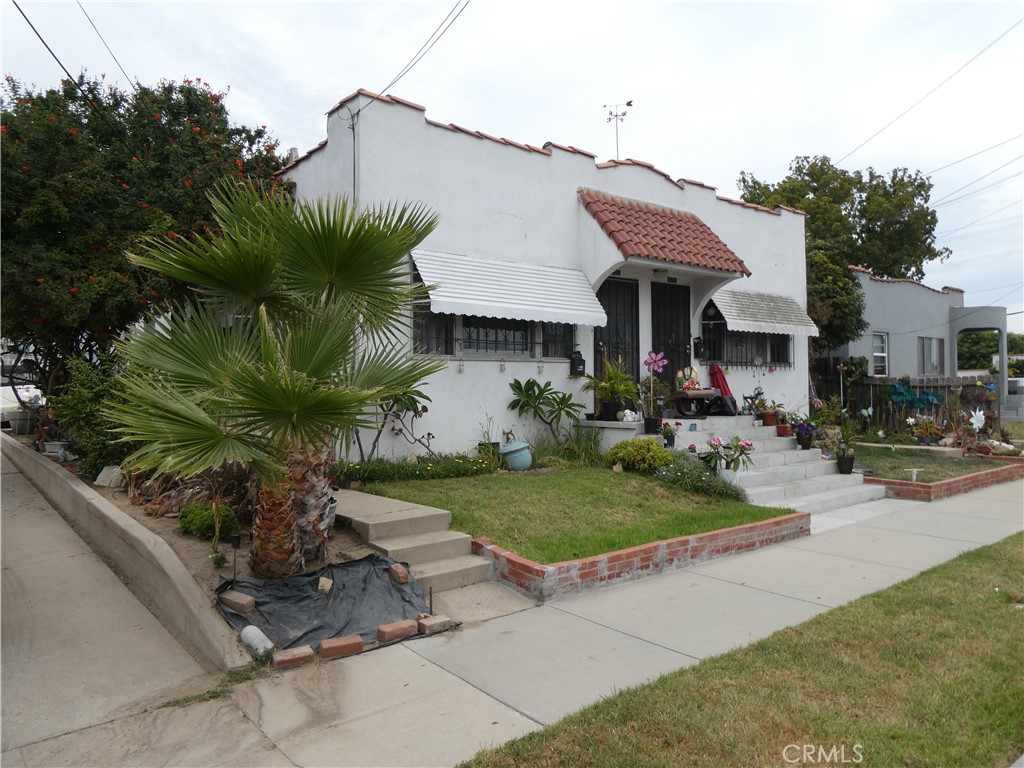 2616 Lime Avenue