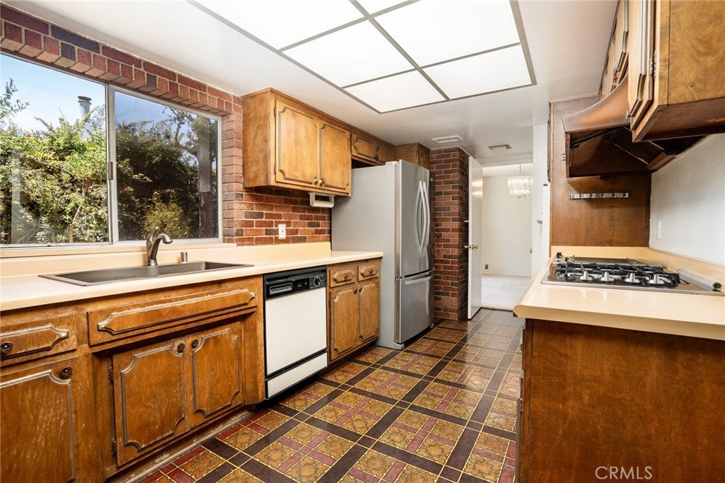 17331 Elsinore, Huntington Beach CA 92647 - Photo 16