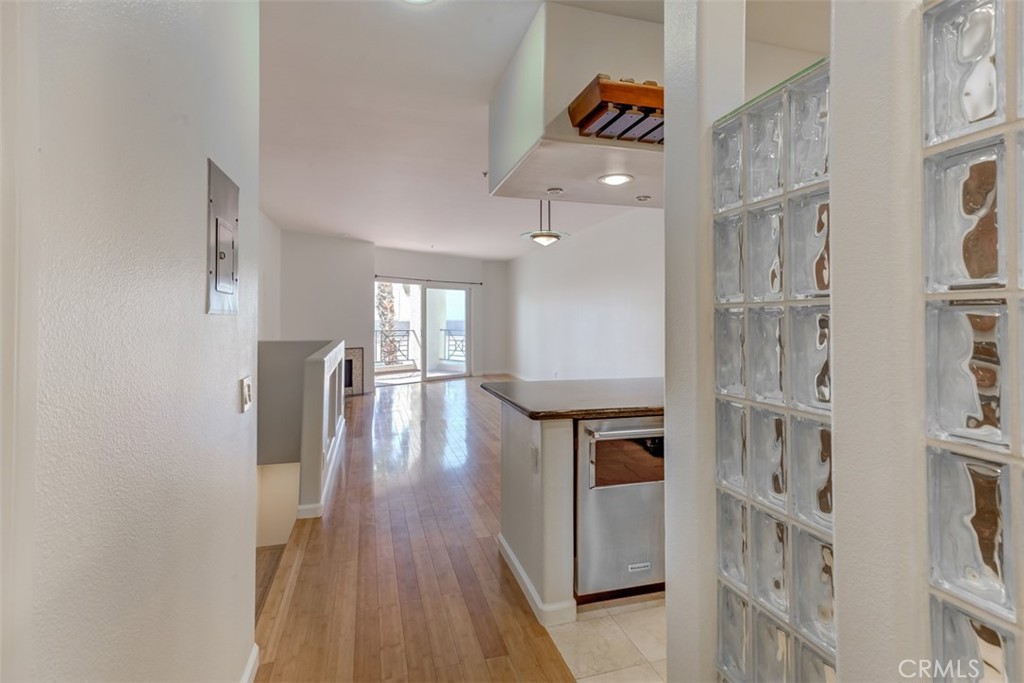 200 Pacific Coast Highway 322