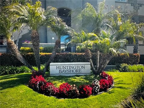 Photo of 420 Lake St #101, Huntington Beach, CA 92648 (MLS # PW26075100)