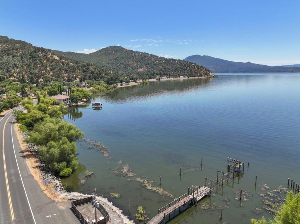 6726 Lakeshore Boulevard