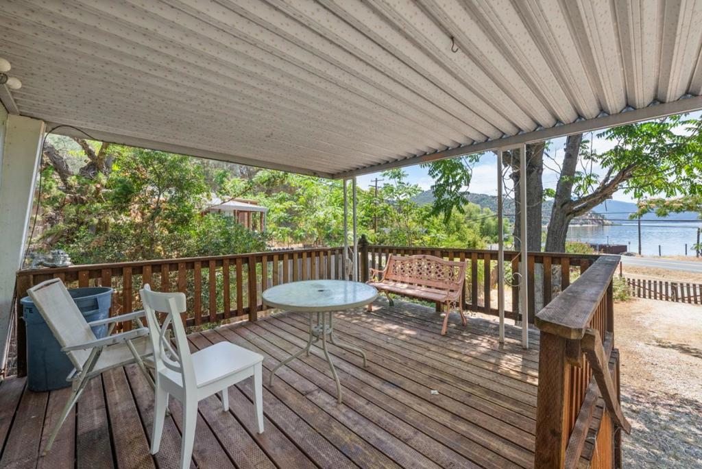 6726 Lakeshore Boulevard