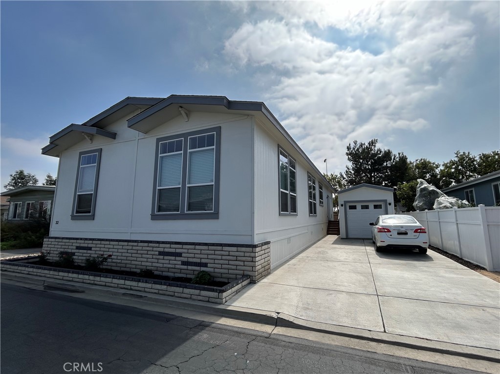 10550 Western Avenue 32