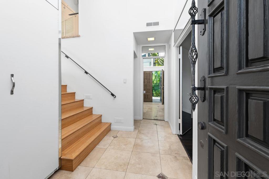 La Costa - Residential