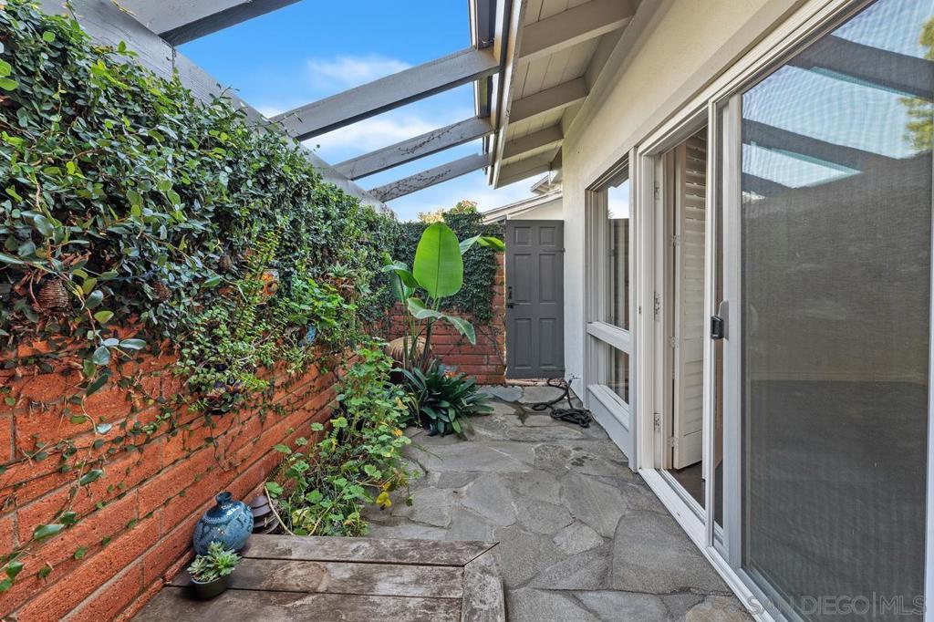 La Costa - Residential