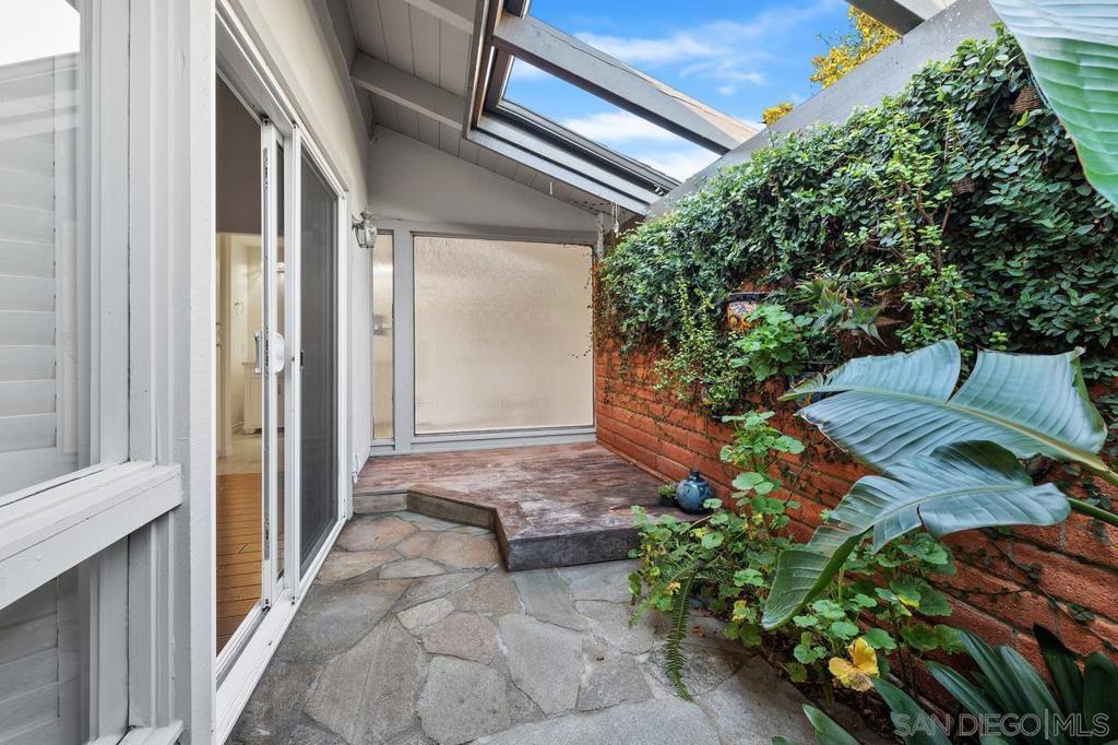 La Costa - Residential