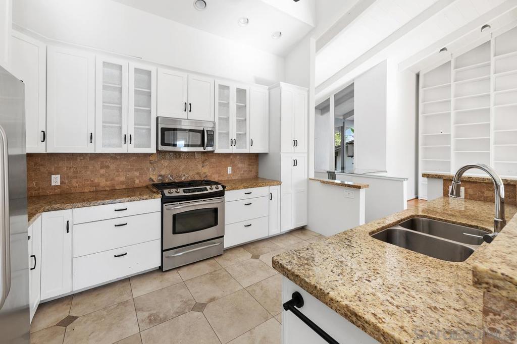 La Costa - Residential