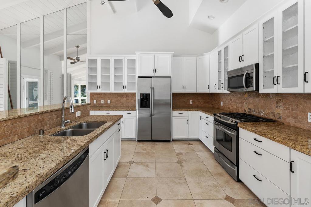 La Costa - Residential