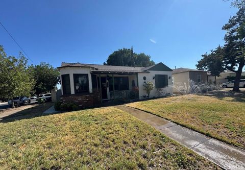 Photo of 11554 Kittridge Street, North Hollywood, CA 91606 (MLS # TR25197189) Photo of 11554 Kittridge Street, North Hollywood, CA 91606 (MLS # TR25197189)