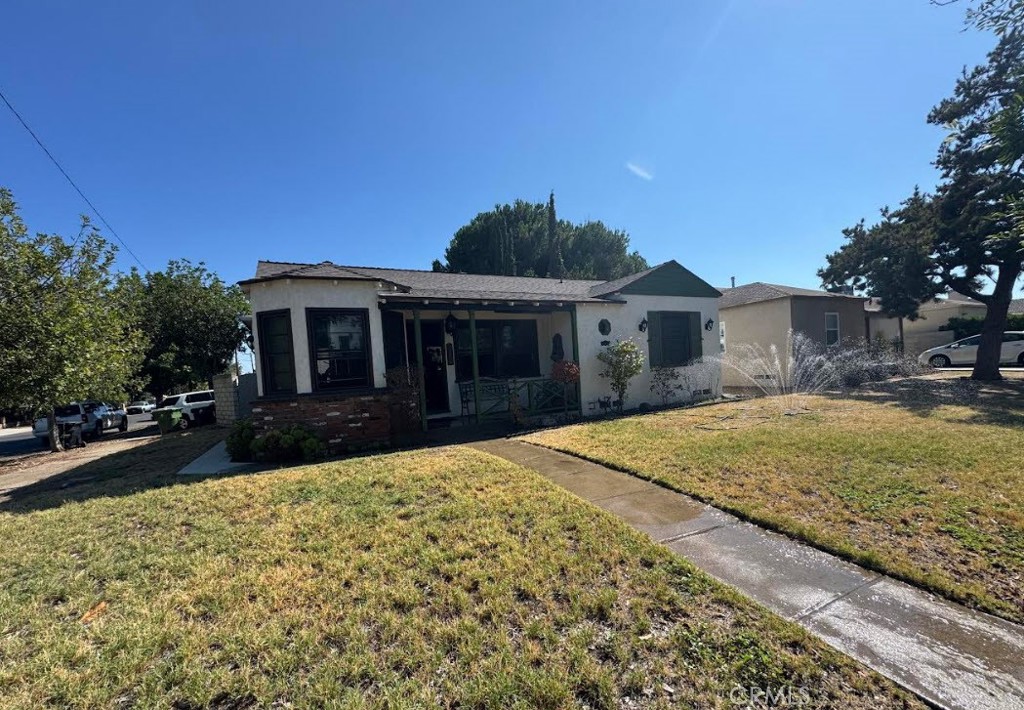 Wonderful TRIPLEX in North Hollywood! Corner Lot location! Detached house in front with 2 bedrooms and 1 bath, plus 2 more Side by Side units each with 2bedrooms, 1.5 baths! There's a 1 car garage for the front unit and open driveway parking for the other 2. You'll LOVE how large this place is and much potential it has! You can live in the front and lease out the 2 others OR...lease them all. Close to Burbank, NOHO and NOHO West with close proximity to freeways, public transit, shopping and eateries!