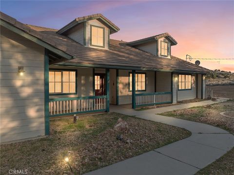 8135 Winmar Hesperia CA 92344