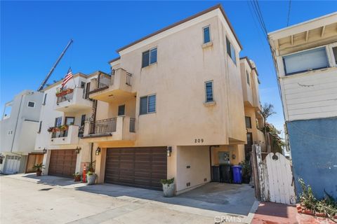 Photo of 209 Crest DR, Manhattan Beach, CA 90266 (MLS # OC26101965)