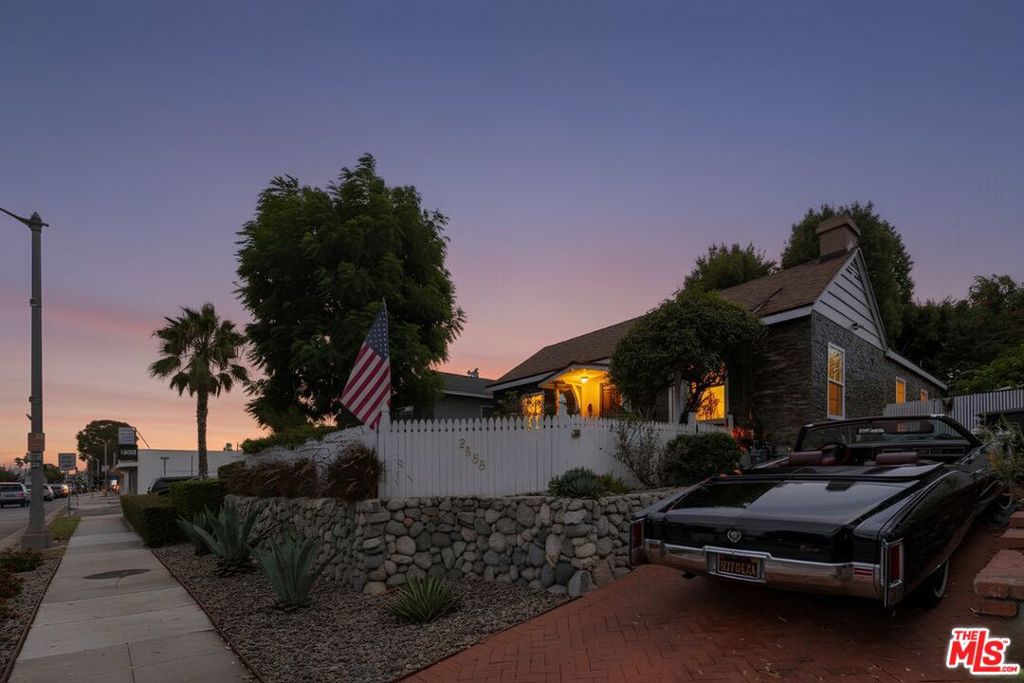 2558 Torrance Boulevard