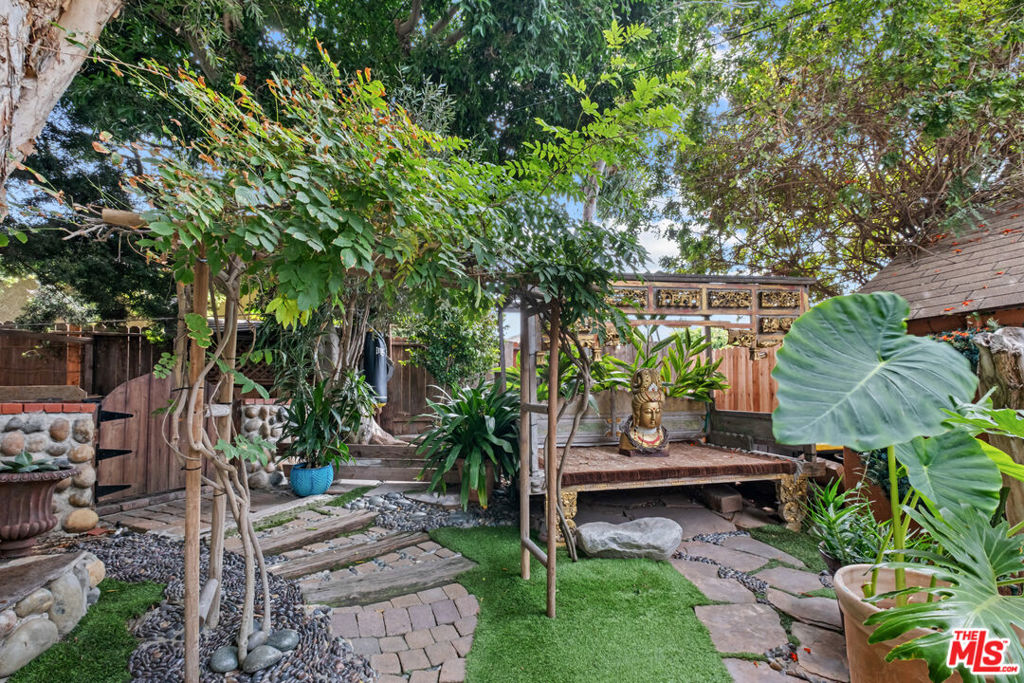 2558 Torrance Boulevard