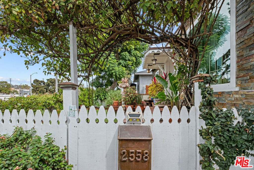 2558 Torrance Boulevard