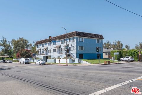 Photo of 11701 Oxnard Street, North Hollywood, CA 91606 (MLS # 26849115)