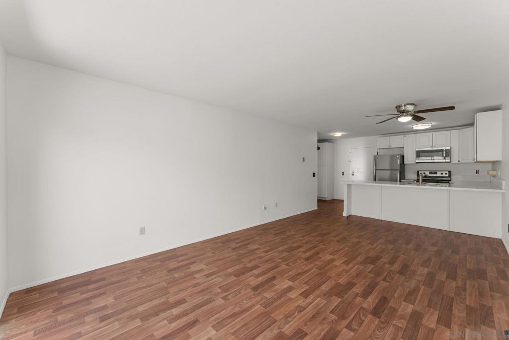 8034 Linda Vista 1Q