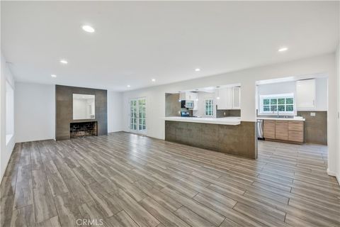 Photo of 1643 San Ysidro Drive, Beverly Hills, CA 90210 (MLS # OC25260938)