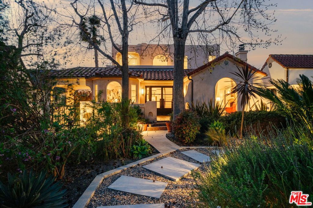 Photo of 1633 Hi Point Street, Los Angeles, CA 90035 (MLS # 26985851)