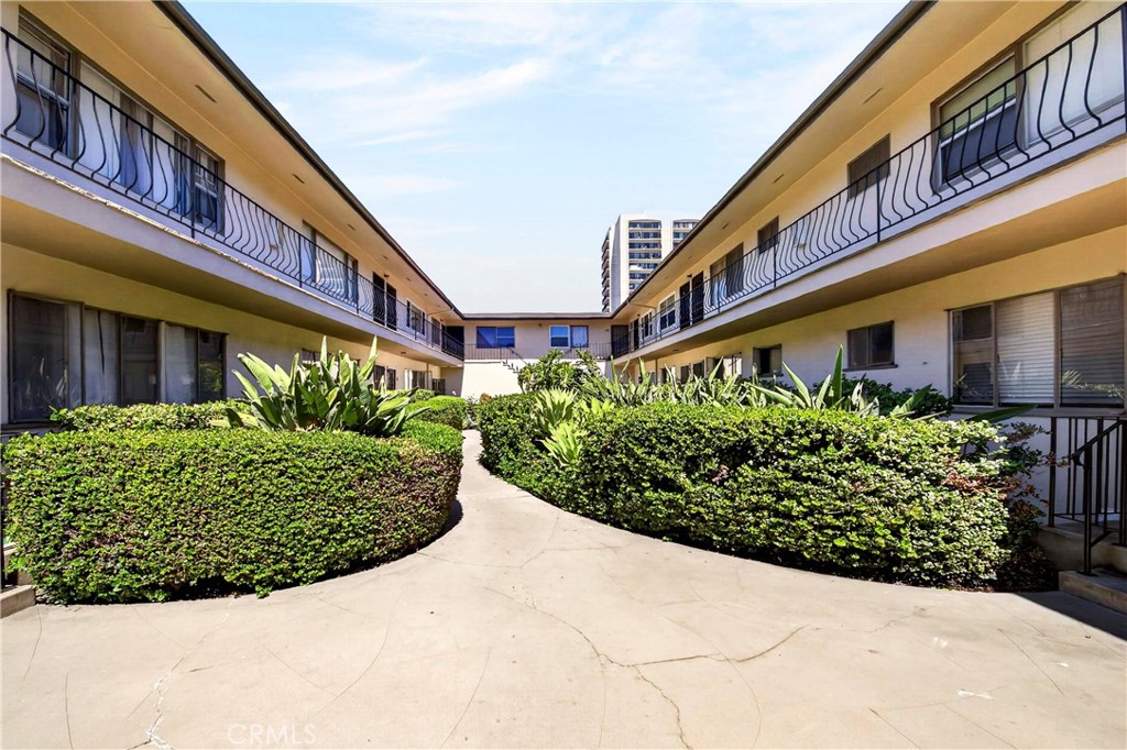 728 Cedar